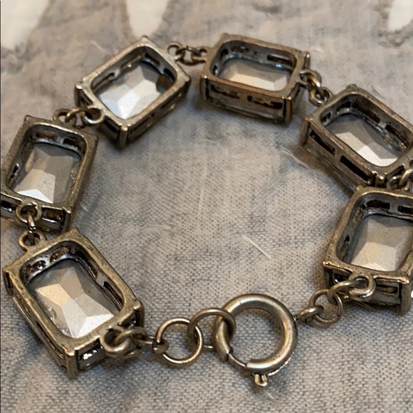 Gray stone silver toned metal bracelet - Picture 3 of 4